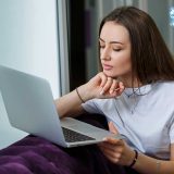 ¿Has buscado los síntomas que te describe algún ser querido en Internet, o te has permitido recetarle medicamentos?